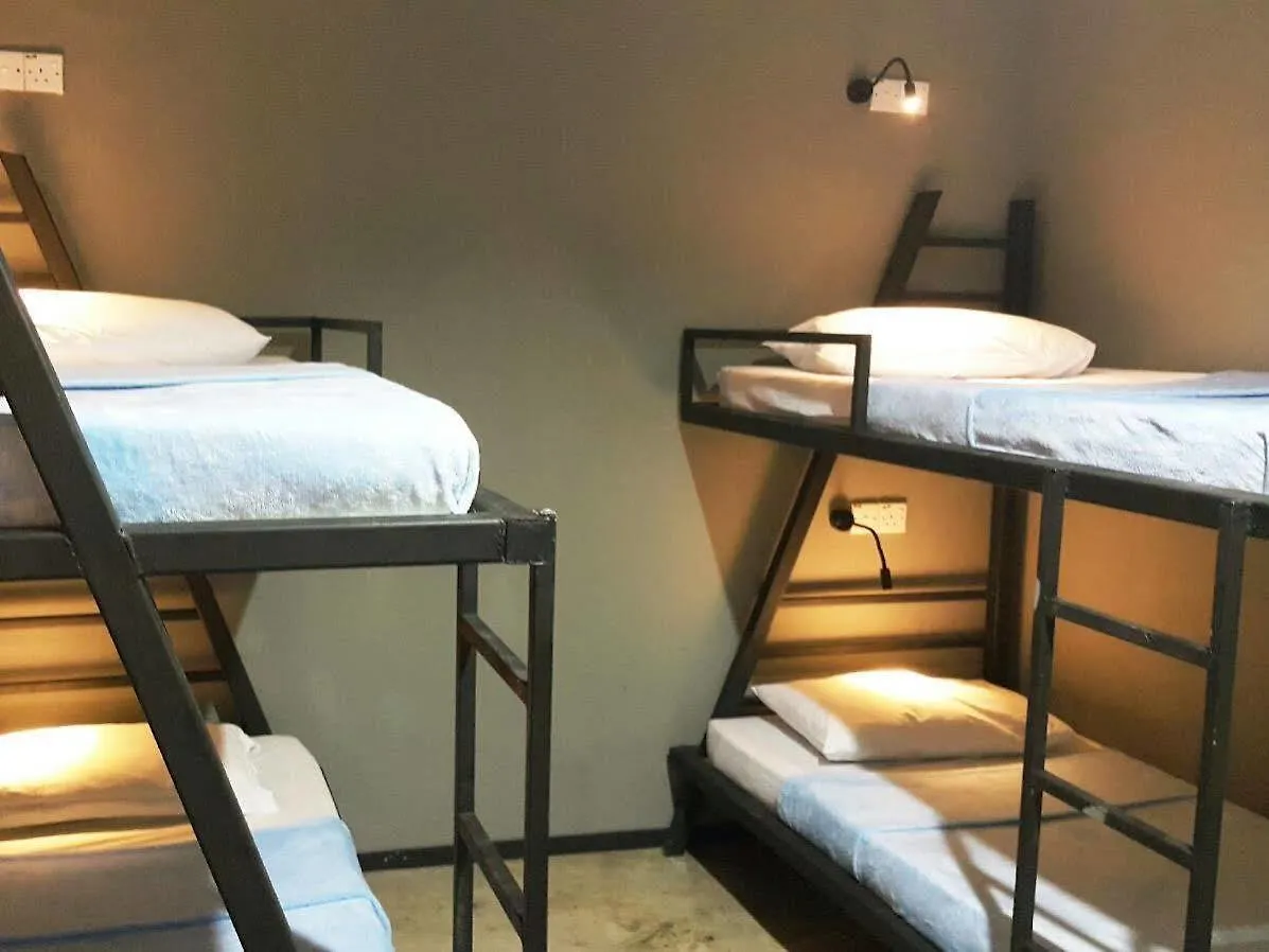 B And B 21 Hostel Κότα Κιναμπαλού