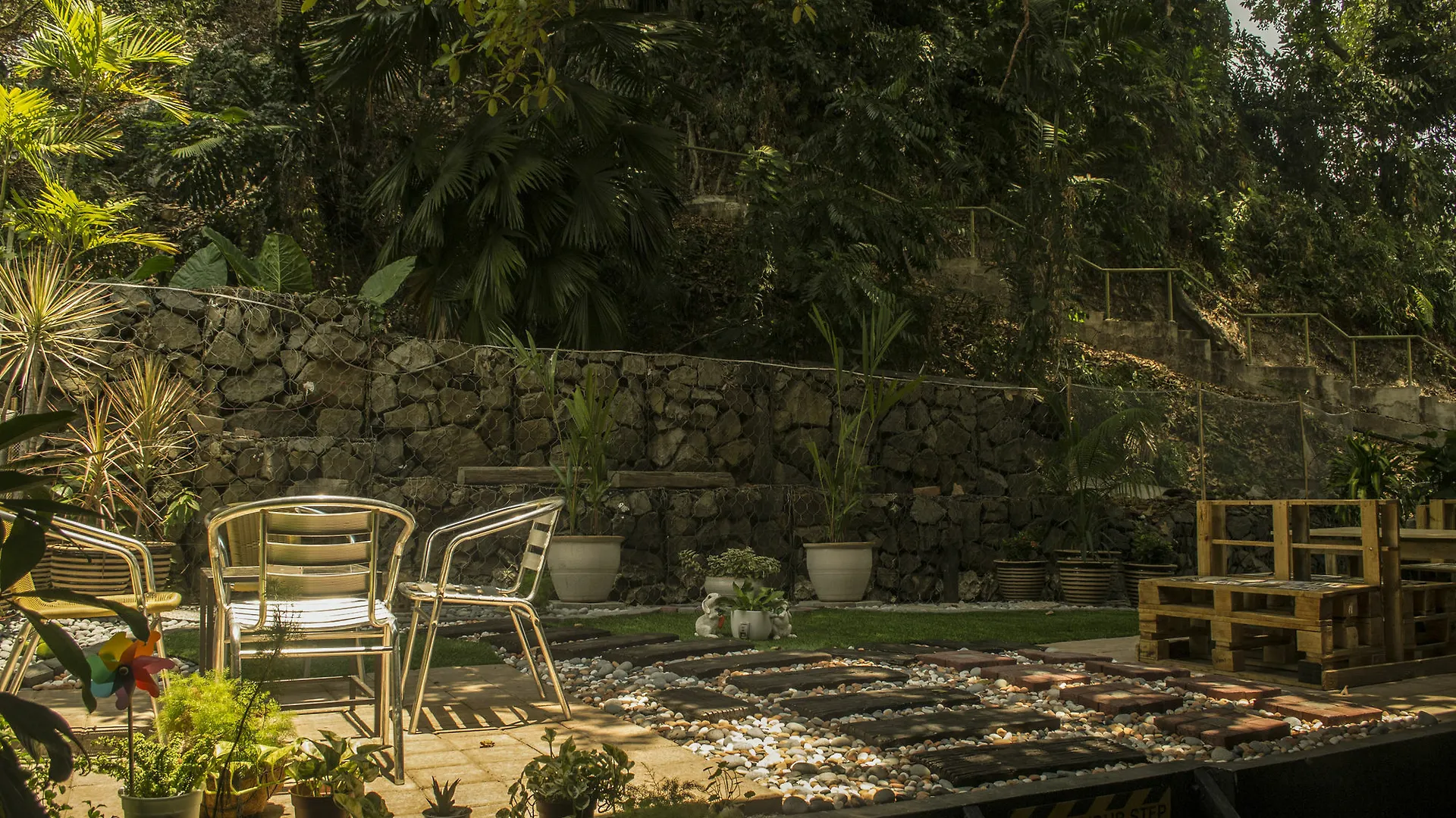B And B 21 Hostel Κότα Κιναμπαλού